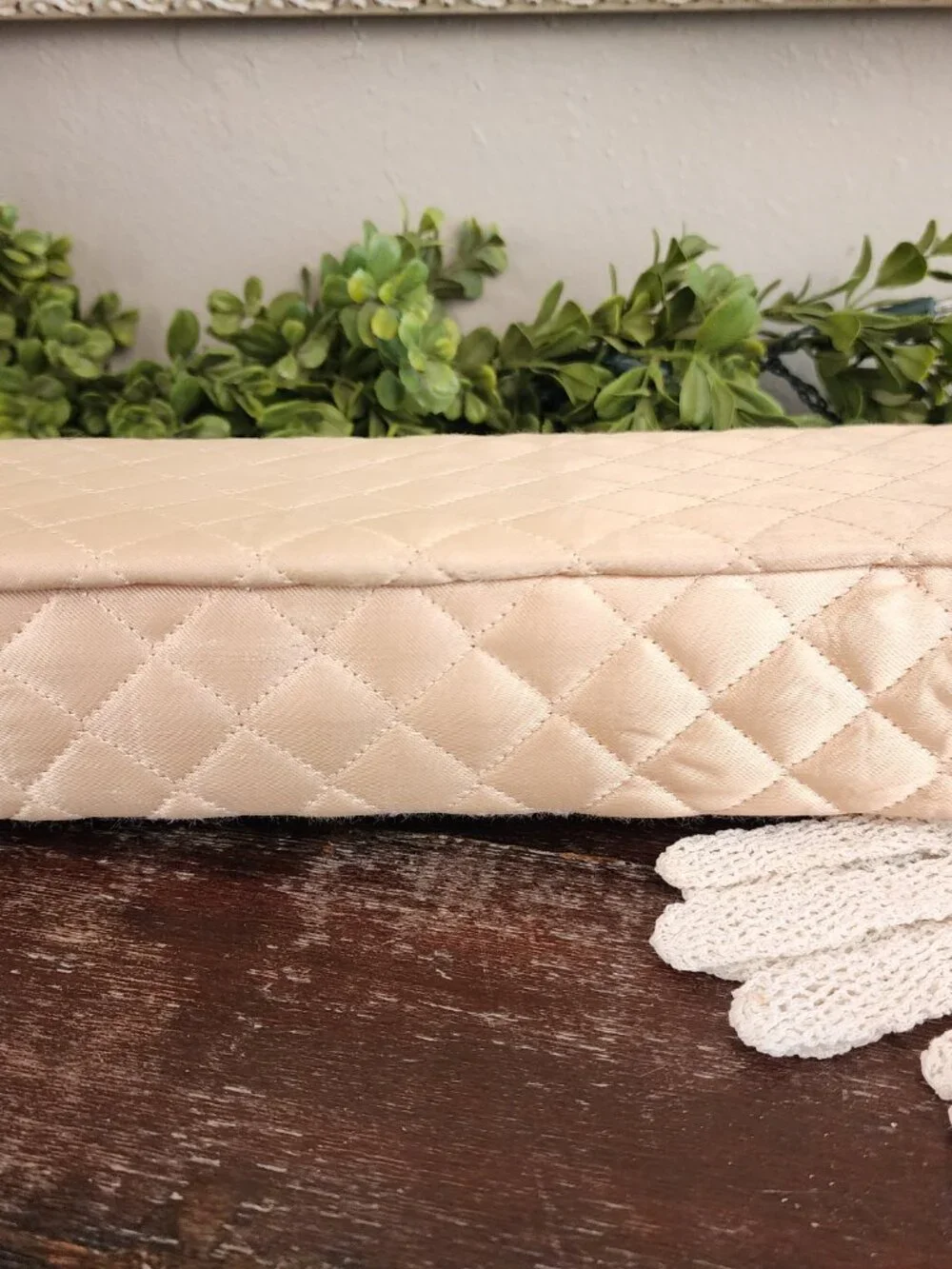 Vintage 1940's Cream Satin Covered Padded & Quilted Glove Dresser Box